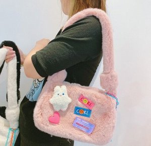 Плюшевая сумка на плечо с нашивками и декором, розовый