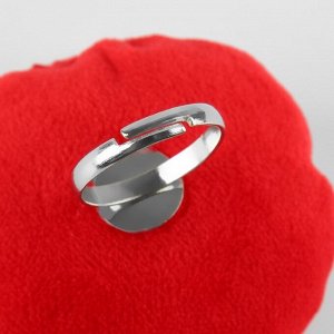 Игольница-кольцо «Клубника», 4,5 х 4,5 х 4 см, цвет красный/зелёный