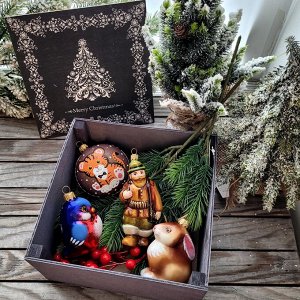 Коробка подарочная "Merry Christmas, c ёлкой", серая, 20×20×10 см