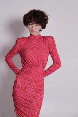Платье розовое в стиле -х