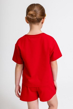 Костюм Цвет: красный

Костюм состоит из укороченной футболки и шорт.
На переде футболки большой дизайнерский принт с элементами тиснения.
На шортах небольшой принт компаньон.
Состав:
92% Хлопок, 8% 