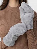 Варежки и перчатки разные