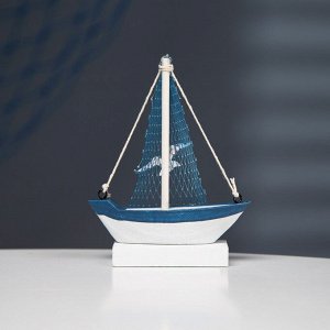 Сувенирная модель корабля «Парусник», голубой, 15x12 см