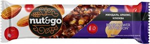 Миндально-арахисовый батончик Nut&go с клюквой 50г 18шт