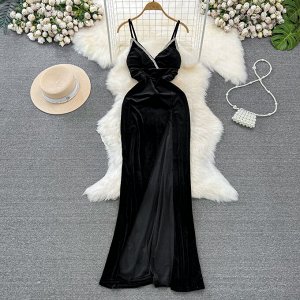 Женское платье-комбинация, цвет черный, со стразами