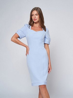 Платье-футляр голубого цвета длины мини