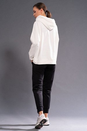 Костюм Костюм Kivviwear 4015404025 молочный 
Состав: ПЭ-24%; Хлопок-70%; Эластан-6%;
Сезон: Осень-Зима
Рост: 170

Костюм оверсайз с брюками средней посадки с карманами в боковых швах. Обработка низа 