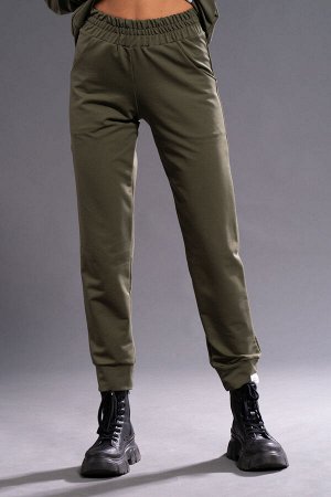 Костюм Костюм Kivviwear 3016404007 хаки 
Состав: ПЭ-24%; Хлопок-70%; Эластан-6%;
Сезон: Осень-Зима
Рост: 170

Костюм CLASSIC с брюками средней посадки с карманами в боковых швах. Худи с карманами в б