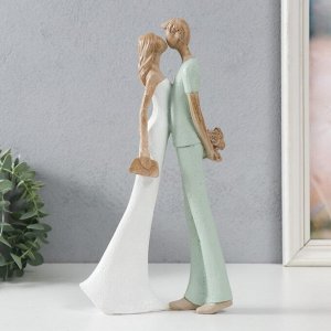 Фигурка полистоун «Влюблённые. Поцелуй», бело-зелёный, 15.5x6x29.5 см