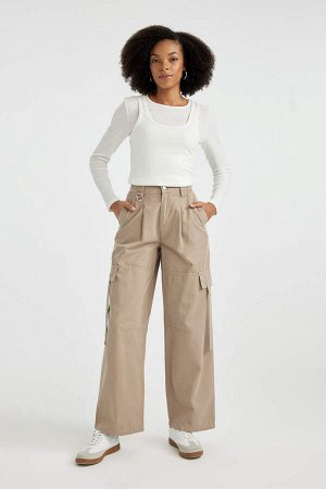 Стандартные габардиновые брюки с широкими карманами и высокой талией