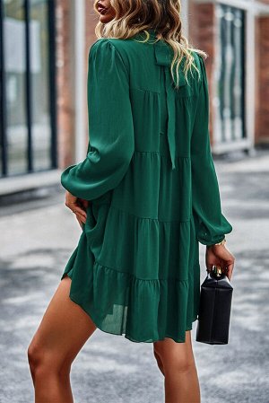 Зеленое многоярусное платье мини с объемным рукавом