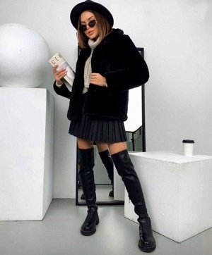 Демисезонная короткая шубка из искусственного меха для автоледи