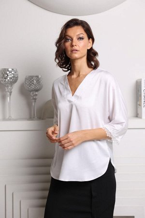 Блузка из шёлка с расклешенным кружевным рукавом, цвет белый