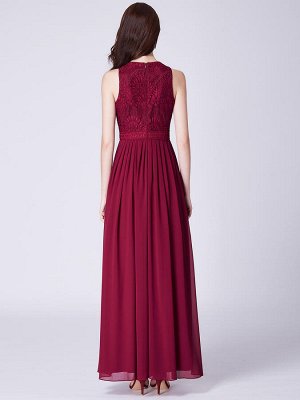 Шикарное вечернее бордовое платье с кружевной отделкой