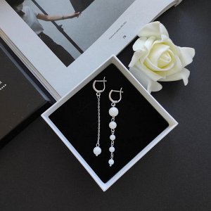 Серьги асимметричные с белым агатом