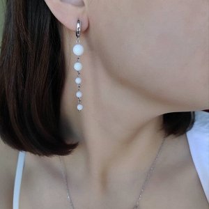 Серьги асимметричные с белым агатом