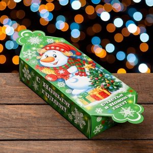 Подарочная коробка "Снеговик с конфетой" 22*11,2*5,5см