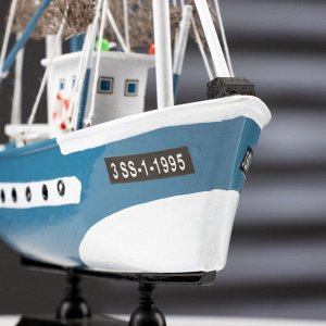 Корабль сувенирный «Ида», малый, голубые борта, сетка