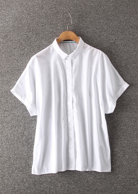 Блуза Блуза, оформленная короткими рукавами цвет: БЕЛЫЙ, смесь хлопка. Размер (обхват груди, длина изделия, см): 44 (116,67), 46 (120,68)
