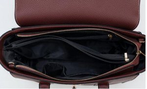 Сумка Отличная сумка бордового цвета.Очень Вместимая сумка.  Материал  PU кожа.