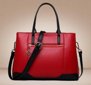 Сумка Отличная сумка красного цвета.Очень Вместимая сумка.  Материал  PU кожа.