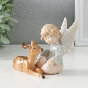 Фигурка полистоун «Кучерявый ангел с оленёнком», 9.5x9.5x10.5 см