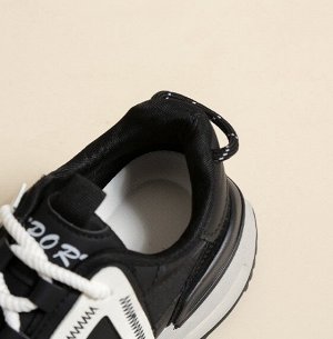 Женские кроссовки на толстой подошве, цвет черный