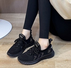 Женские кроссовки текстильные, перфорированные, цвет черный