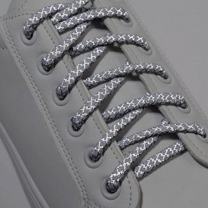 Шнурки для обуви, пара, круглые, со светоотражающим узором, d = 6 мм, 120 см, цвет белый/серый