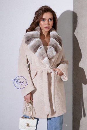Укороченное пальто с поясом