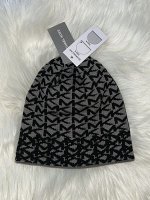 Шапка 1091 черный с буквами