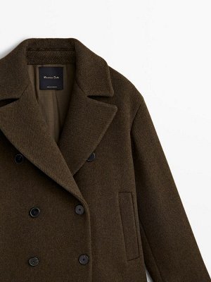 Короткое пальто из саржи длиной 3/4.