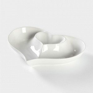 Блюдо керамическое с соусником «Сердце», 28x22x4 см, цвет белый