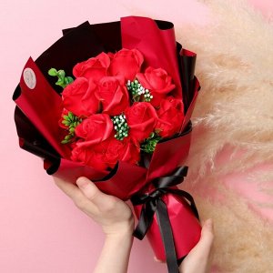 Эксклюзивный букет из красных мыльных роз, 11 шт.