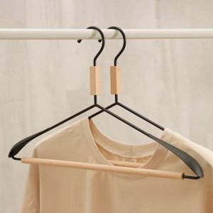 Плечики - вешалка для одежды с усиленными плечиками LaDо́m Laconique, 42x24x3,2 см, цвет чёрный