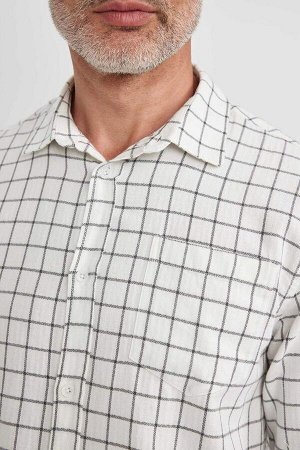Рубашка стандартного кроя с квадратным узором и длинным рукавом