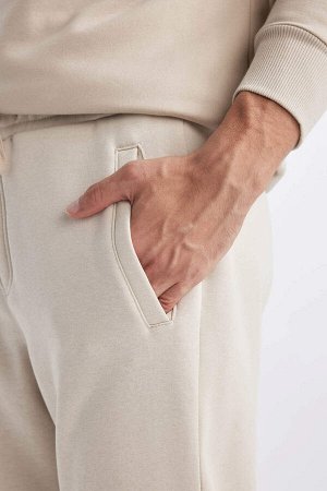 Спортивные штаны стандартной посадки с эластичной резинкой