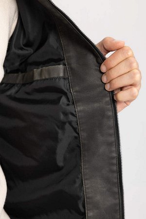 Приталенная куртка с воротником-стойкой Пальто из искусственной кожи