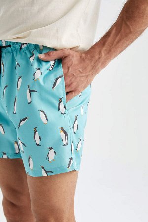 Короткие шорты для плавания с рисунком пингвина