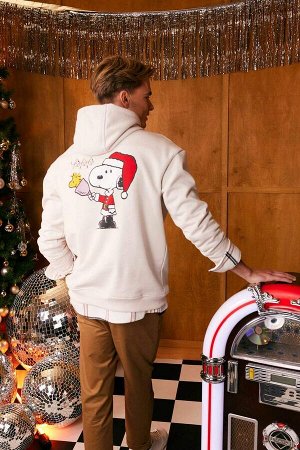Толстовка свободного кроя с капюшоном Snoopy с рождественской тематикой