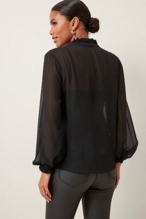 Черная блузка с воротником с рюшами и жемчужной отделкой
