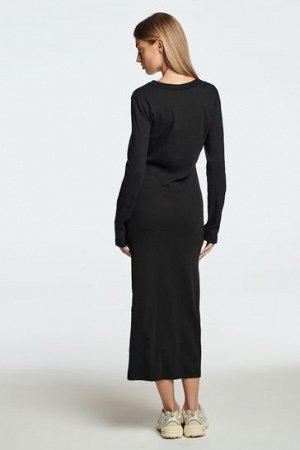 Черное платье-миди в рубчик с длинными рукавами