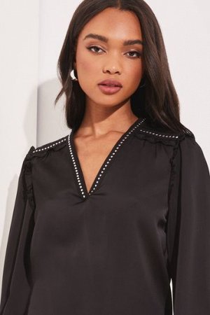 Блузка Lipsy с длинными рукавами и V-образным вырезом, заклепками и рюшами