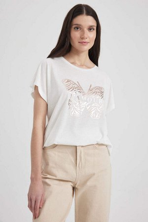 Традиционная футболка с короткими рукавами и узором бабочки с круглым вырезом