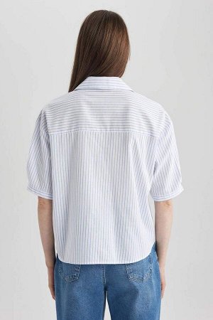 Укороченная рубашка из 100% хлопка с V-образным вырезом и короткими рукавами