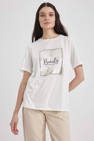 Традиционная футболка Relax Fit с круглым вырезом и короткими рукавами