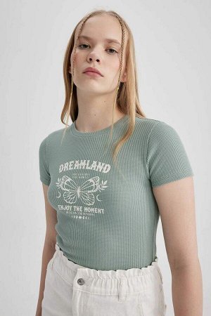 Приталенная футболка с коротким рукавом и круглым вырезом с принтом