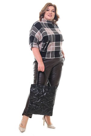 Брюки-4262 Фасон: Брюки
Модель брюк: Зауженные
Материал: Искусственная кожа
Цвет: Коричневый
Параметры модели: Рост 173 см, Размер 54

Брюки кожаные с отворотом спереди шоколад
Элегантные брюки из м