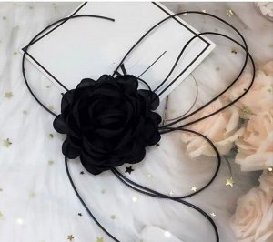 Чокер цветок на шнурке черный