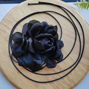 Чокер цветок на шнурке черный